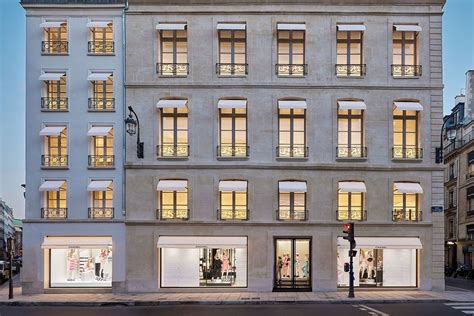 la plus grande boutique chanel paris|Cette nouvelle boutique Chanel dans le 16e arrondissement est .